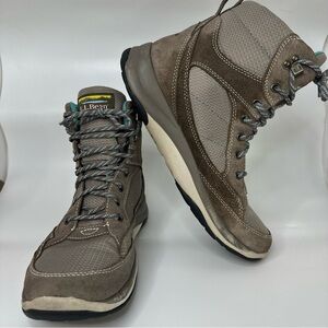 LL Bean Women's Primaloft Waterproof Hiking Winter Snow Boots Brown 9.5 M